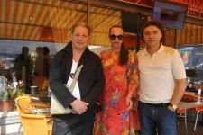 „Jaunā vilņa” un „Origo Summer Stage”organizatori atklāj izstādi festivāla fanu priekšā