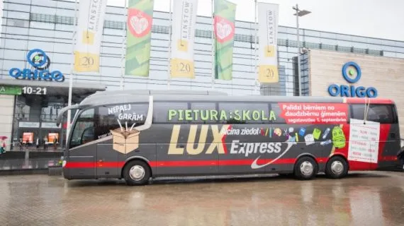 LAUKUMĀ PIE TIRDZNIECĪBAS CENTRA “ORIGO” ATKLĀJ SKOLAS GAITĀM VELTĪTO LABDARĪBAS AKCIJU “PIETURA: SKOLA”