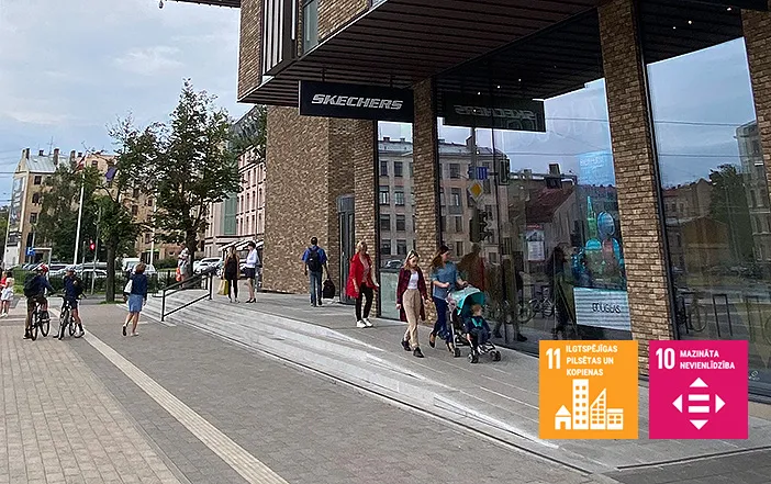 Ērta piekļuve cilvēkiem ar redzes un kustību traucējumiem, cilvēkiem ar bērnu ratiņiem