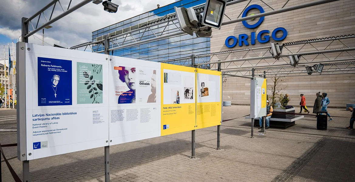 Mākslinieki pulcējas izstādes “Latvijas Dizaina gada balva 2019” laukumā pie t/c “Origo”