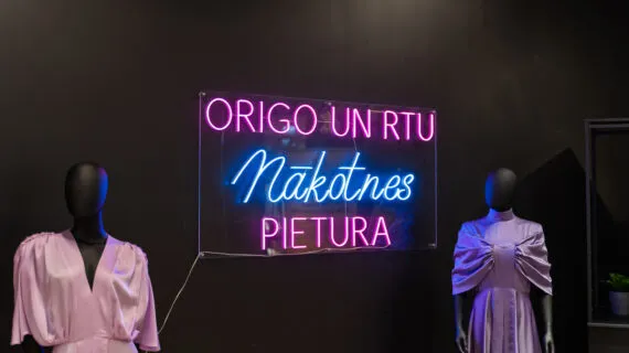 Ekspozīciju telpā «RTU un Origo nākotnes pietura» atklāj RTU dizaina studentu darbu izstādi